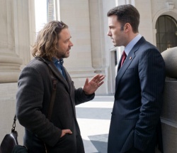 Jeux de pouvoir&nbsp;: Russell Crowe explique à Ben Affleck que les cheveux longs reviennent à la mode