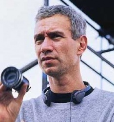 Roland aime être riche