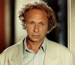 Il est gaffeur, mais qui lui jetterait la pierre ?