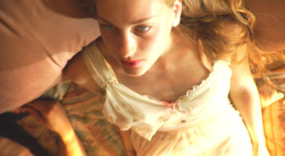15928-zombie-lover-amour-fait-mal-2.jpg