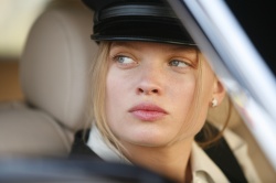 Mélanie Thierry, chauffeuse de luxe