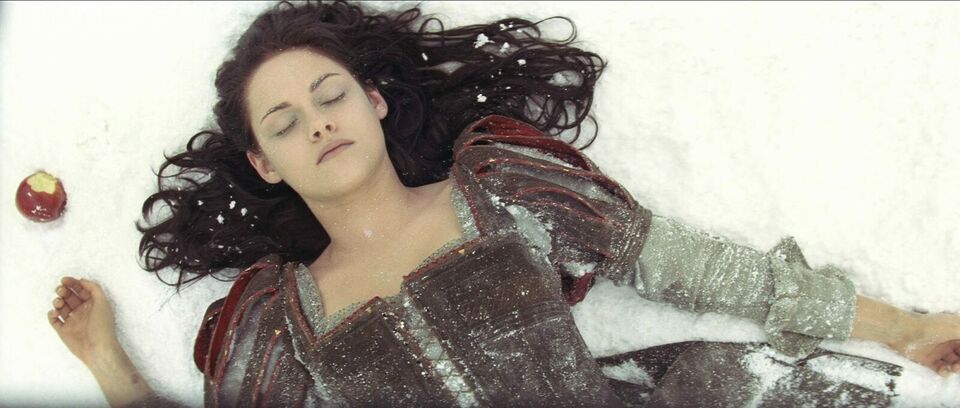 Les bandes-annonces du film Blanche-Neige et le chasseur de Rupert Sanders