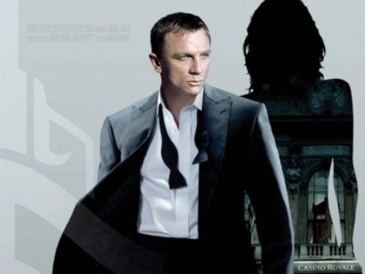 James Bond iz...