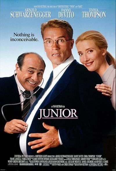  Universal Pictures dans Junior