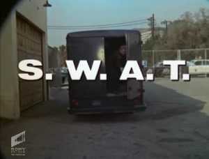 Leslie Nielsen dans Section 4 - Saison 2