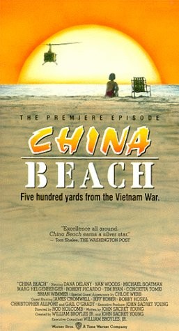 Robert Picardo dans China Beach - Saison 1