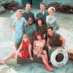 Robert Picardo dans China Beach - Saison 4